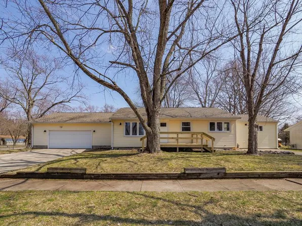 112 Poplar St, Gobles, MI 49055