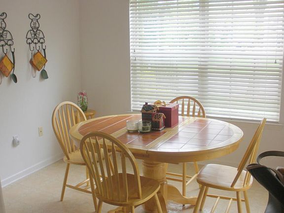 4th image of 5 Strawberry Ln