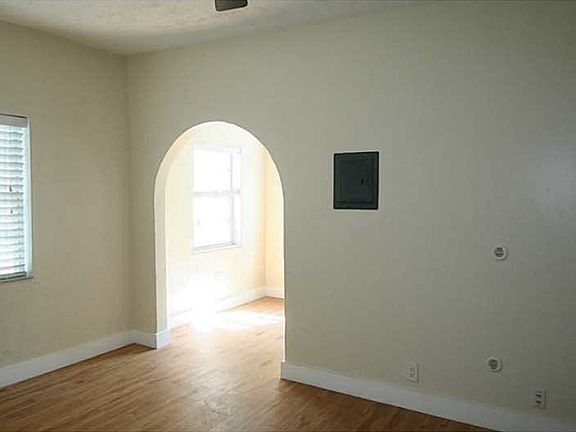 3rd image of 101 Washington Ave APT 4