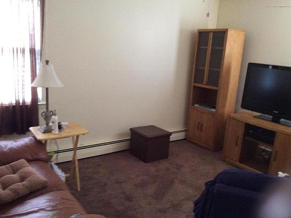 4th image of 18 Ardmore Ave