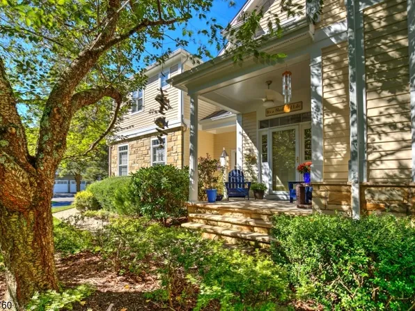 401 Lindabury Ln, Pottersville, NJ 07979