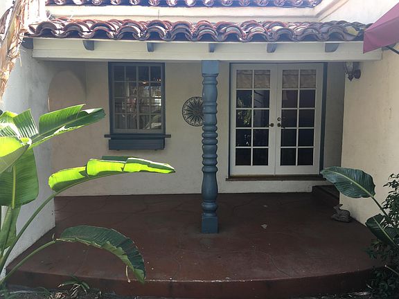 Front porch & sitting area