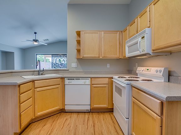 4th image of 1048 N 88th St