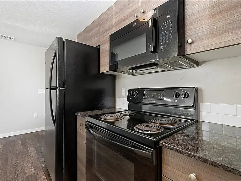 WhistleStop Apartments — Photo 86