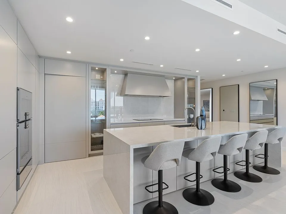 220 SE Mizner Blvd #604