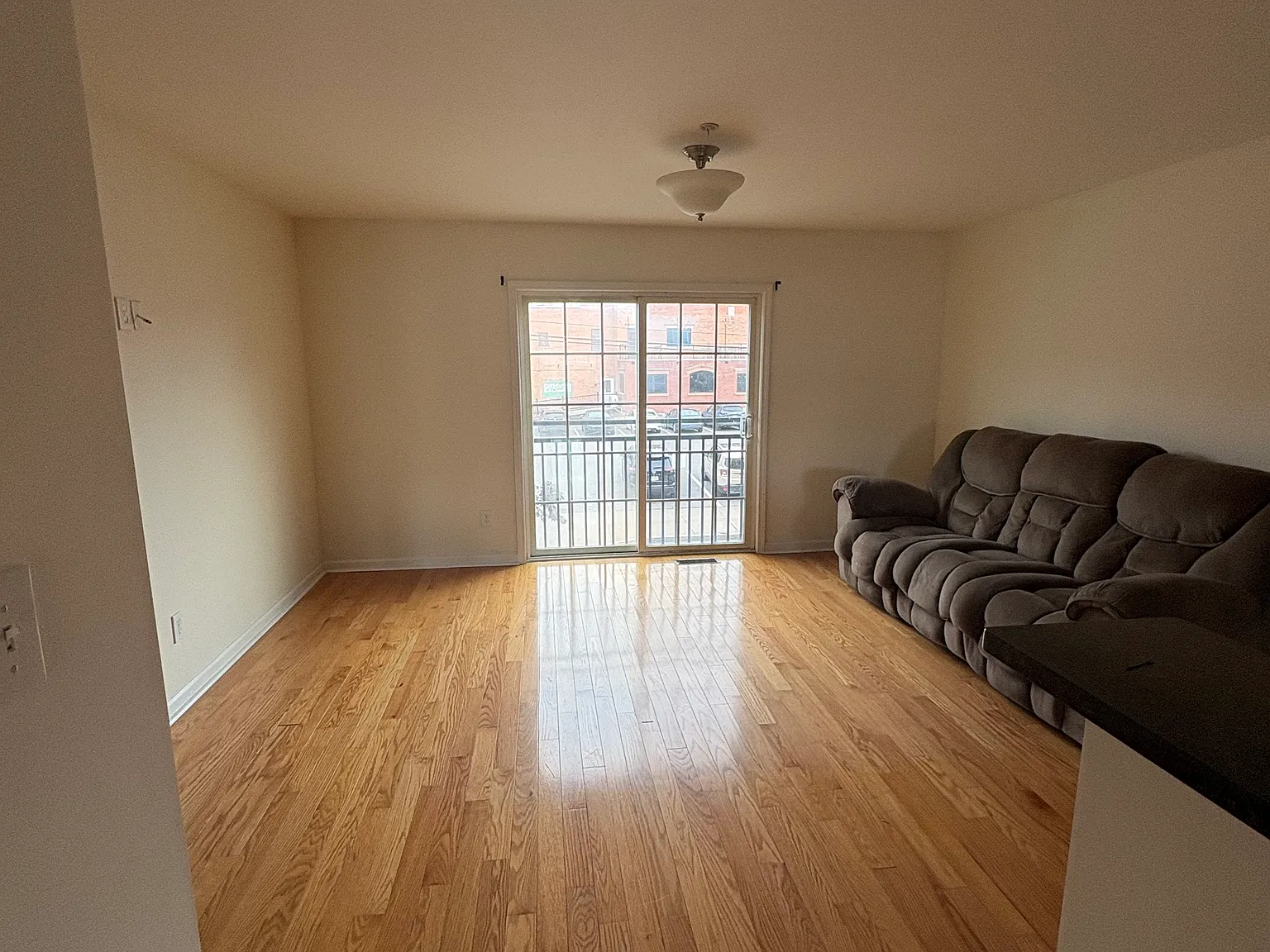 3 bed, 2.5 bath, $1,900 — Photo 4