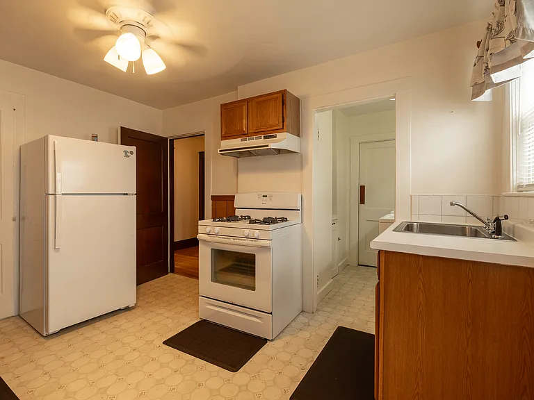 202 Washington St #1 — Photo 12
