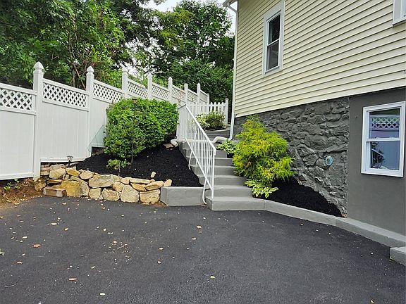 3rd image of 222 N Terry Hill Road