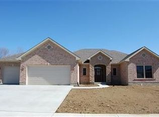 126 Deeter Dr, Clayton, OH 45315