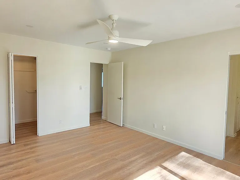 817 Koko Isle Cir #1408 — Photo 14
