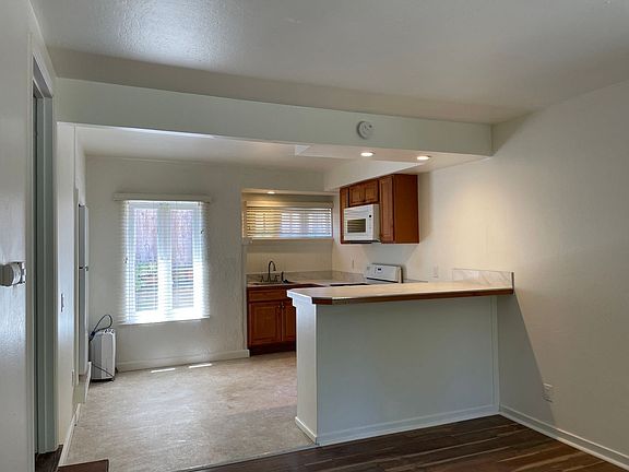 4th image of 160 Monterey Ave #160MA