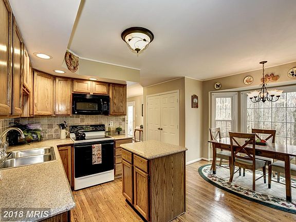 5th image of 12937 Montpelier Ct
