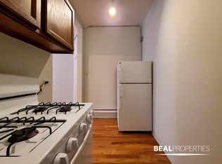 511 West Melrose, Chicago, IL 60657
