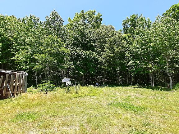 4th image of 10 Lakewood Park Rd