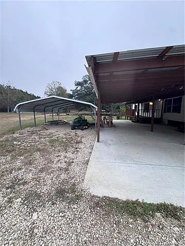 4 bed, 2.0 bath, 2000 sqft, $1,300 — Photo 2