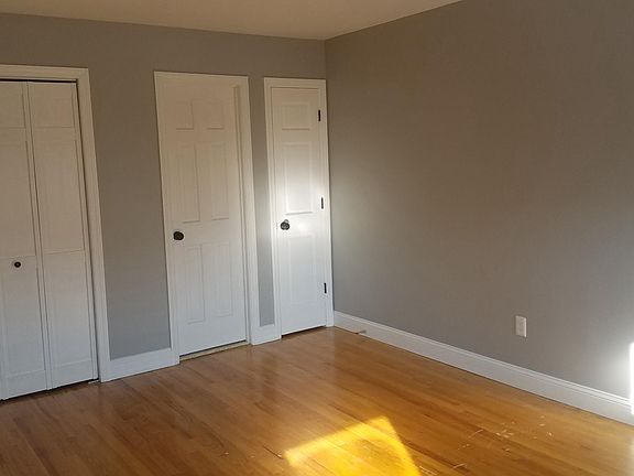5th image of 244 Egbert Ave