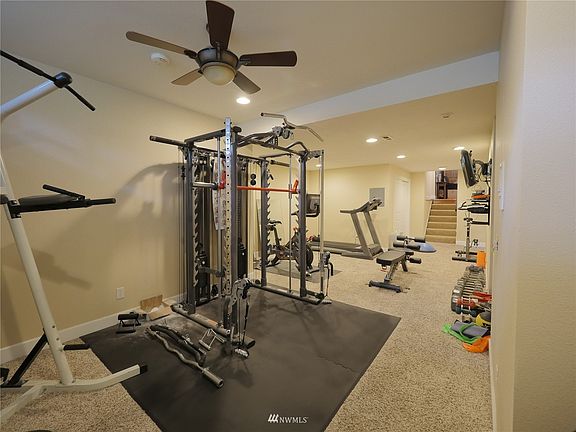 Large gym/bonus space downstairs