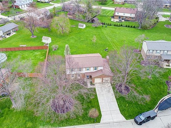 5th image of 493 Centennial Ct