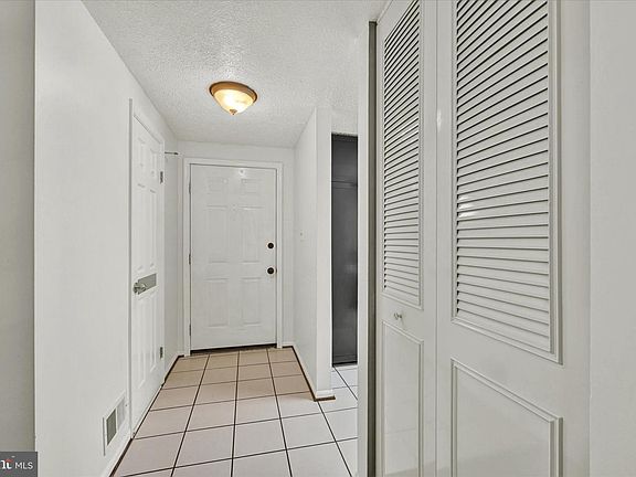 4th image of 10843 Olde Woods Way