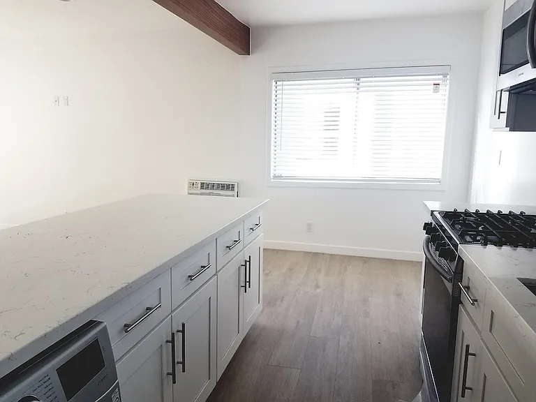 2821 Colorado Ave — Photo 26