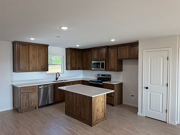 3rd image of 180 Altom Rd