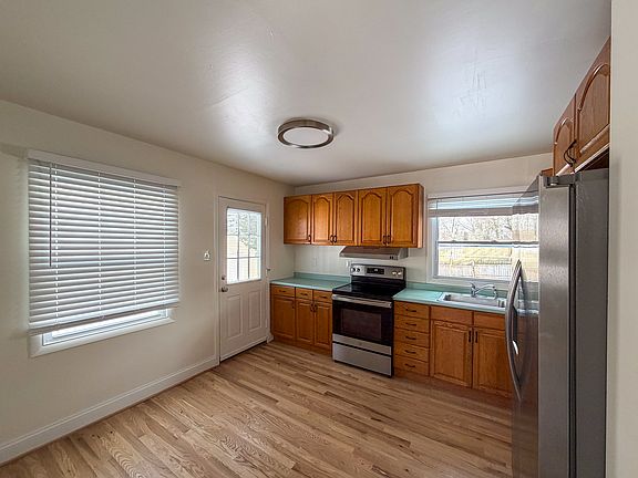 4th image of 1029 Sharon Dr