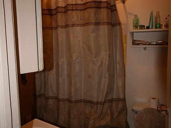 3rd image of 3447 42nd St APT 2FR