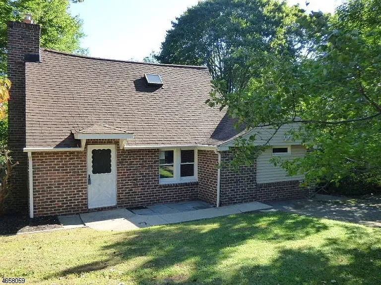 17 Manor House Rd — Photo 1