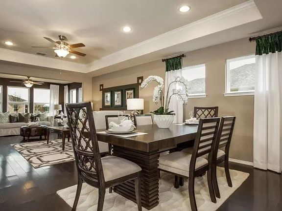 5th image of 410 Fannin Ct