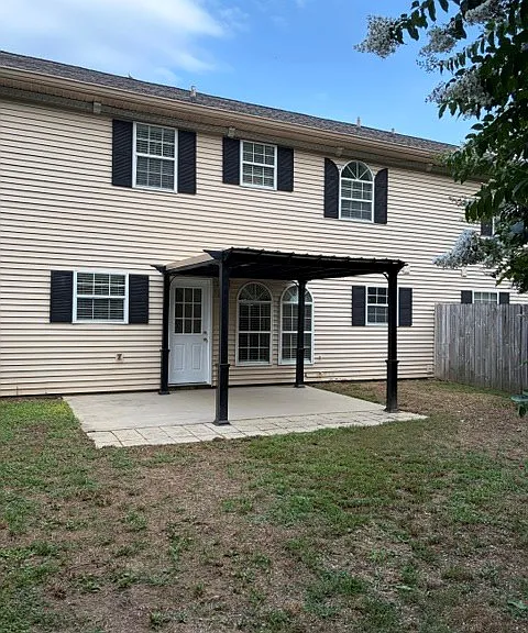 1699 W Oak Dr — Photo 2