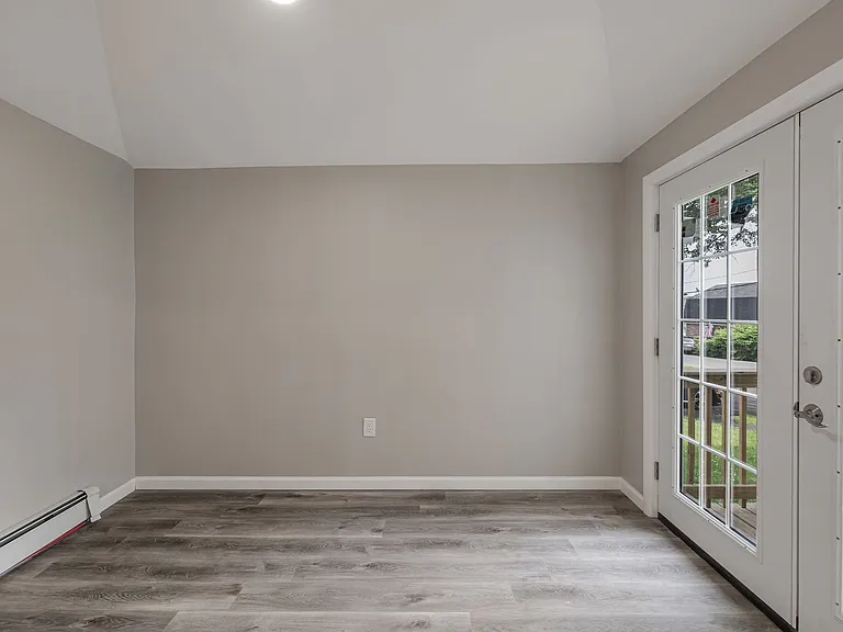 121 Hillview Ave #B — Photo 8