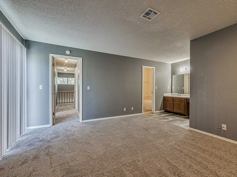 Lexington Commons - Bedroom