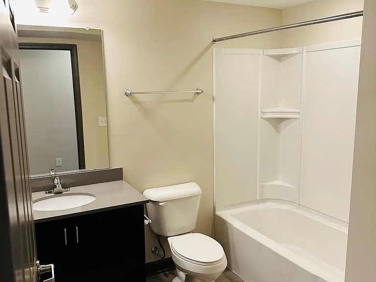 7 E Dominion Blvd #G — Photo 6