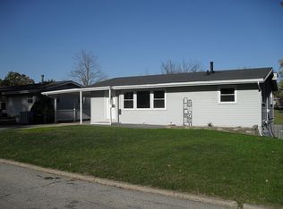 32 Glenview Dr, Decatur, IL 62521