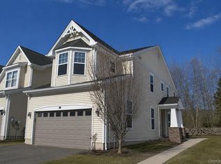 53 Cornwall Ln, Middletown, NY 10940