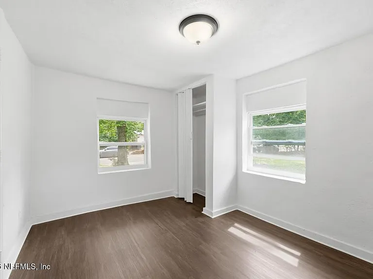 1823 W 44th St — Photo 5