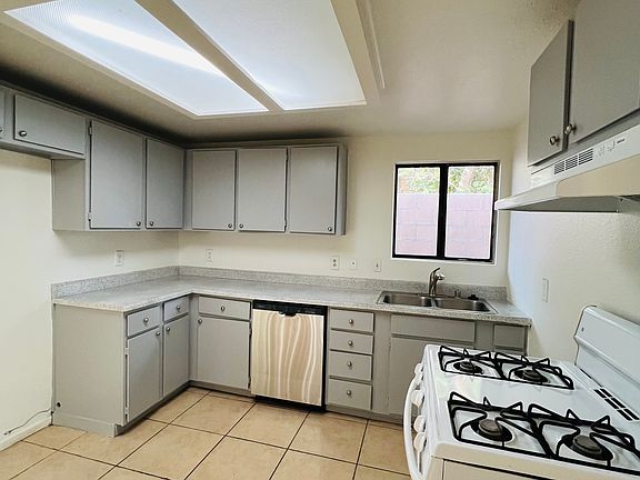 5th image of 32680 Desert Vista Rd #A
