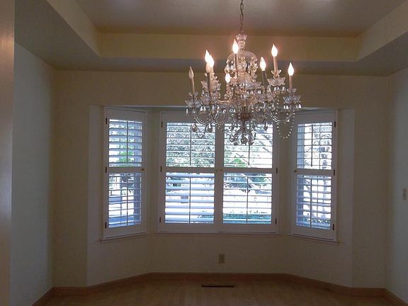 5th image of 835 Mesa Ct