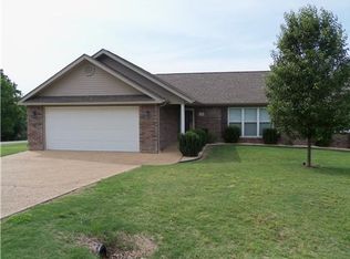 8 Dillow Dr, Bella Vista, AR 72714