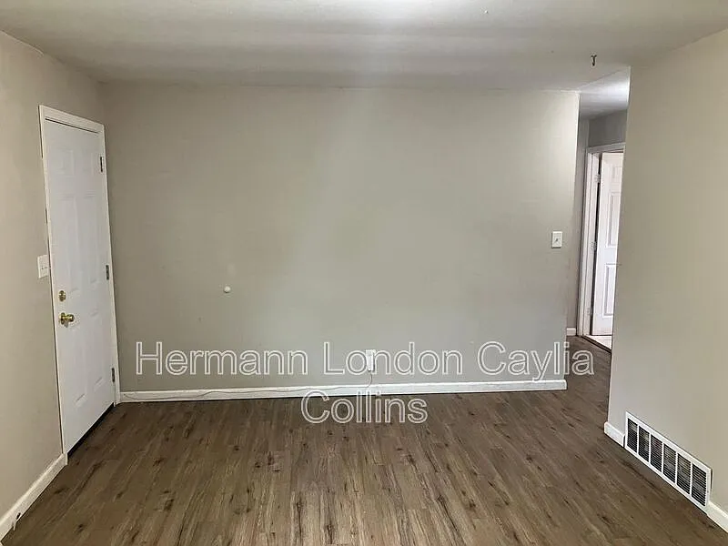 3 bed, 1.0 bath, 864 sqft, $1,325 — Photo 4