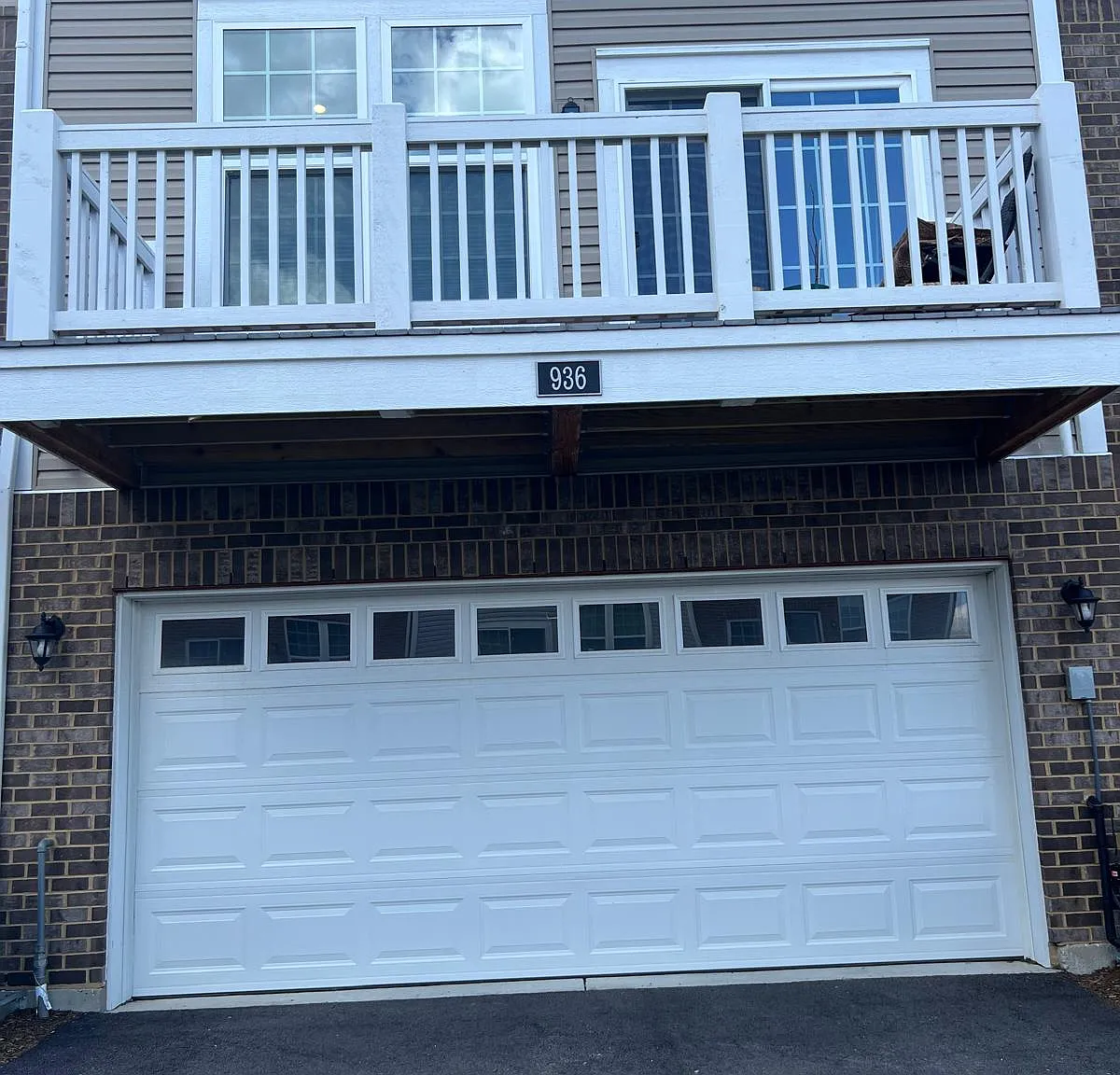 3 bed, 2.5 bath, 1917 sqft, $3,600 — Photo 2