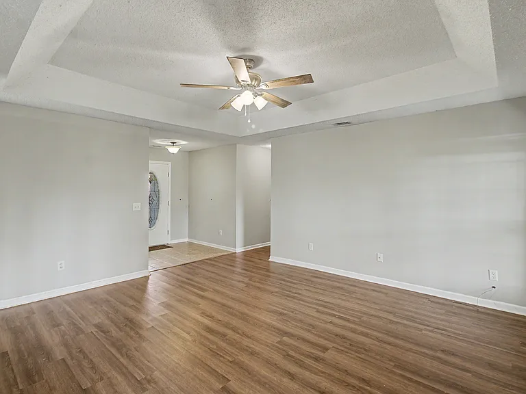 1110 Cornett Ct — Photo 3