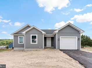 14 Andrew Ct, Berkeley Springs, WV 25411