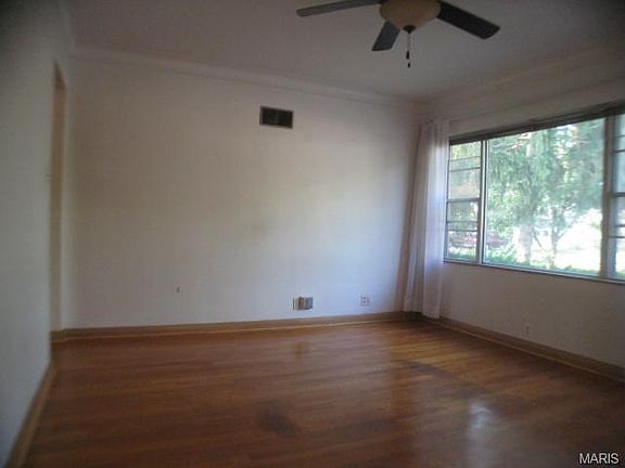 3rd image of 1051 Trelane Ave