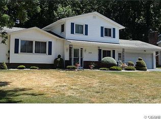 220 Parklands Dr, Rochester, NY 14616