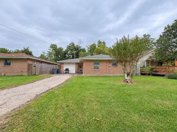 2416 10th St, Bay City, TX 77414