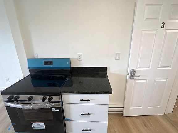 3rd image of 2 Washington Ave #3