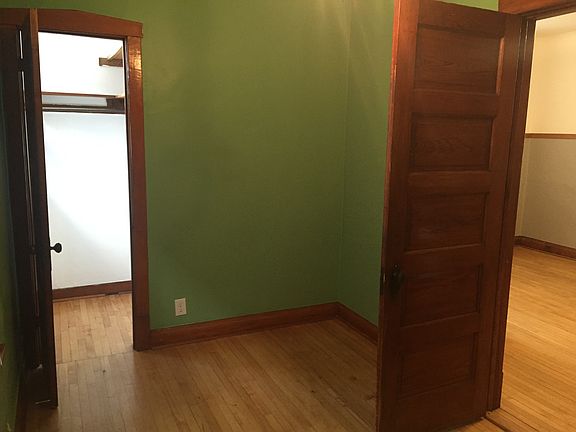 4th image of 2971 N Lawndale Ave #1