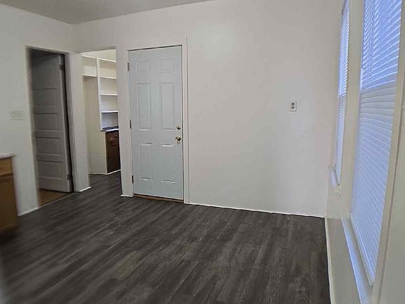 3rd image of 252-254 E Keefe Ave #252