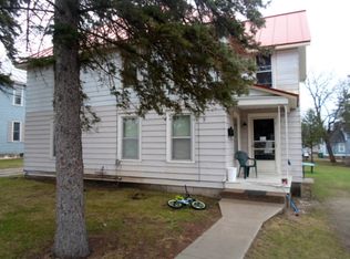 304 Waupaca St, Waupaca, WI 54981